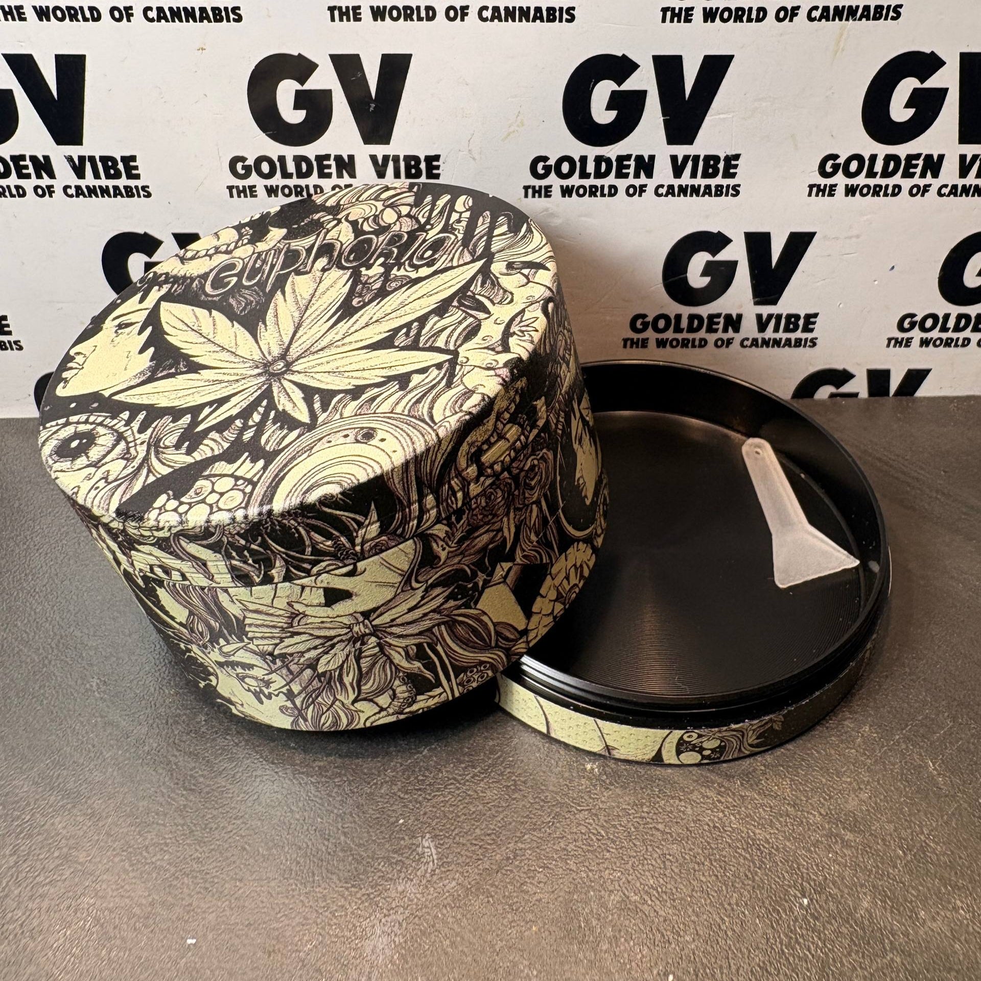 Image of GRINDER CARD V-SYNDICATE PEACE