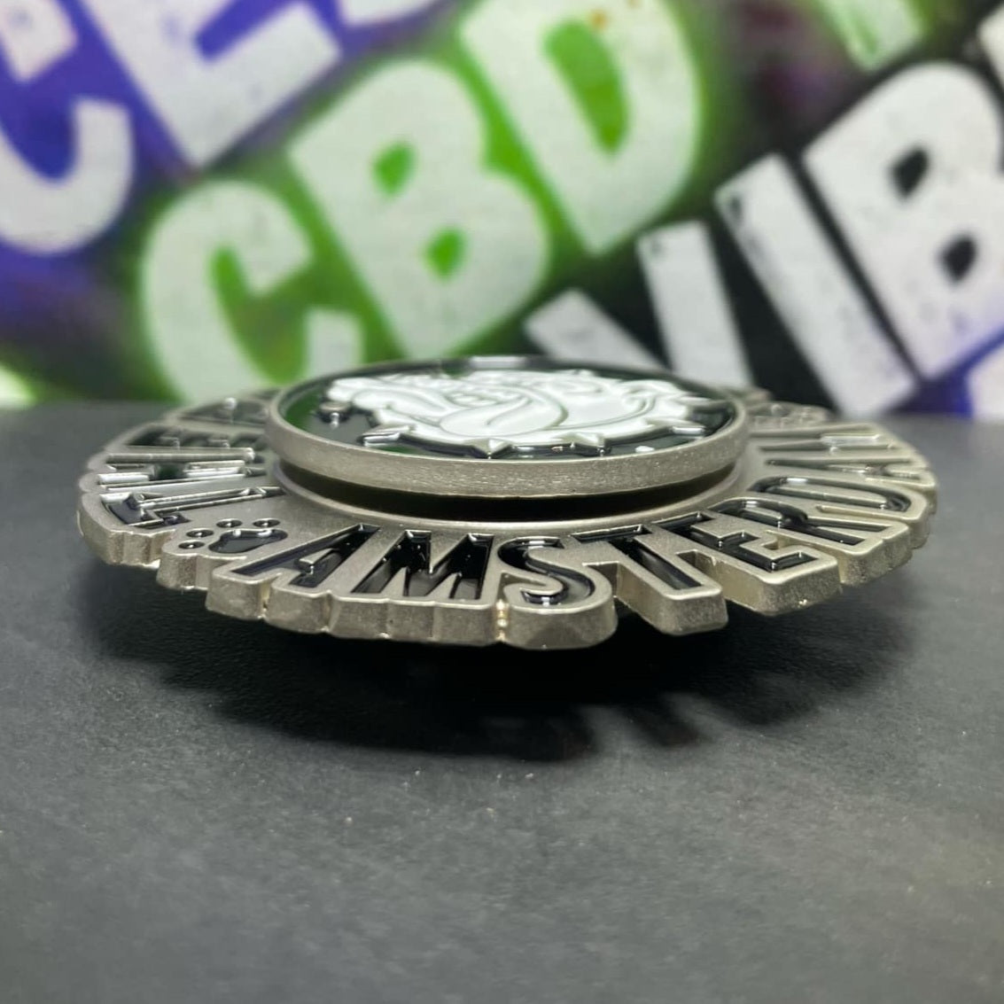 Image of MAGNET SPINNER THE BULLDOG