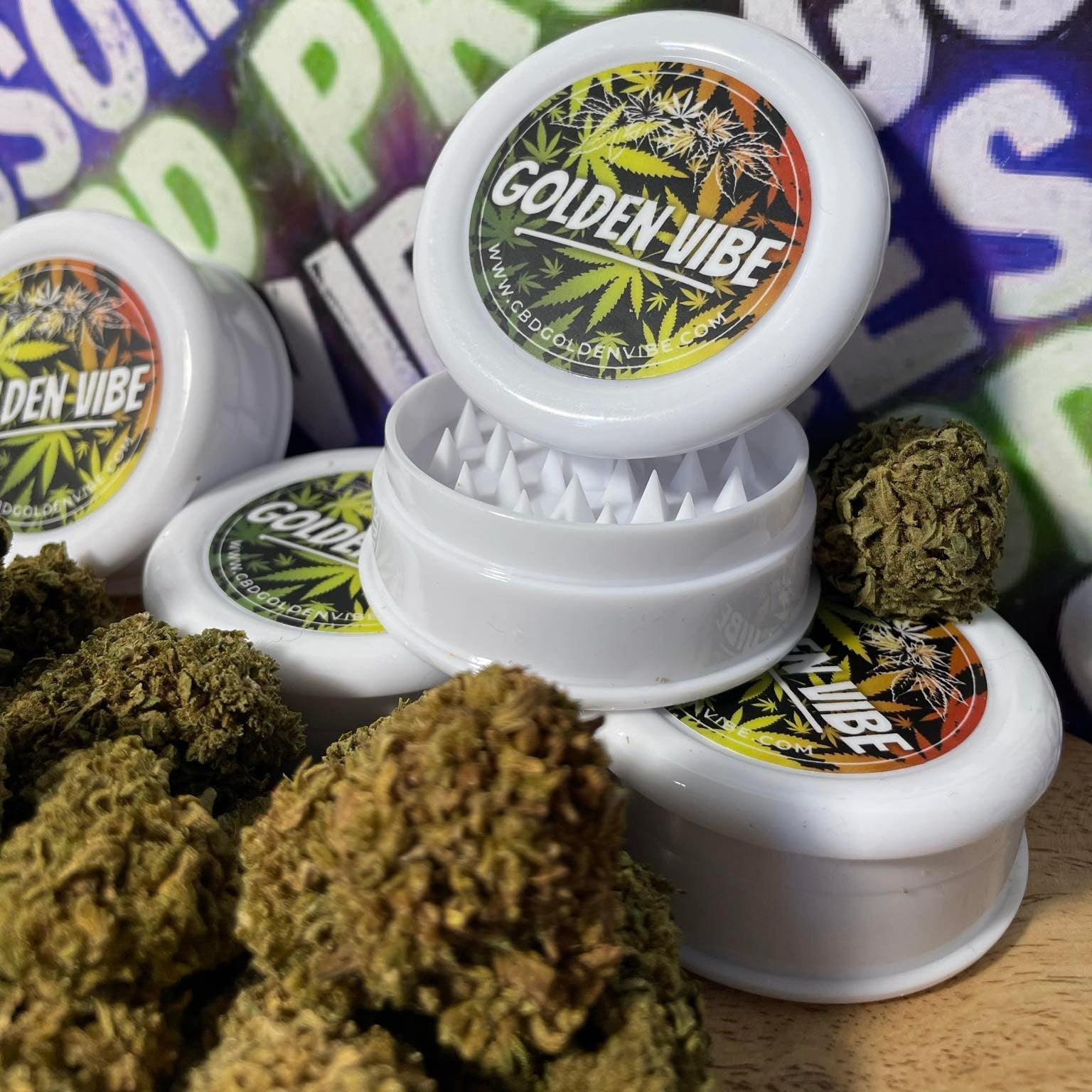 Image of GRINDER ACRY WHITE GOLDEN VIBE 60MM - 3 PARTIES